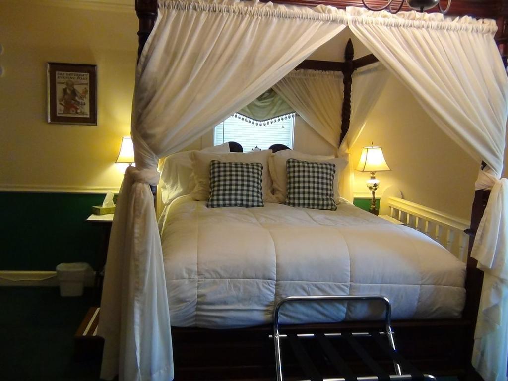Buffalo Tavern Bed And Breakfast West Jefferson Habitación foto